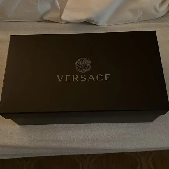 VERSACE Red Leather Low Trainers with Gold Medusa US Men’s Size 10 / EU… - Picture 16 of 16